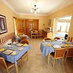 לינה וארוחת בוקר Windsor 4*