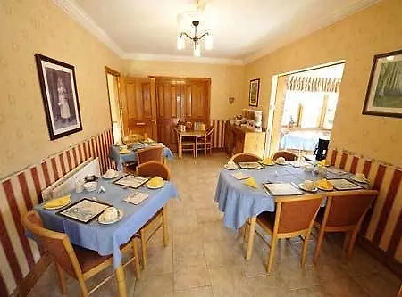 Oda ve Kahvaltı Windsor 4*