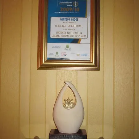 温莎食宿酒店 4* 德罗赫达